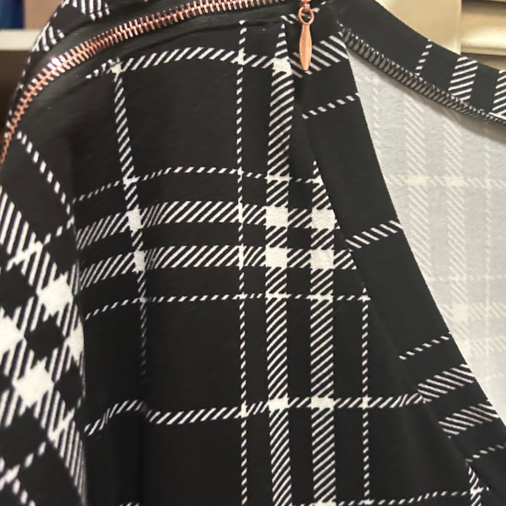 Blouse - Picture 2 of 3
